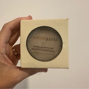 AVEDA Control Paste
